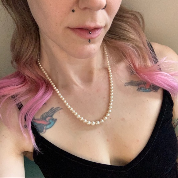 Vintage Pearl Necklace with Sister hook clasp - Picture 8 of 8